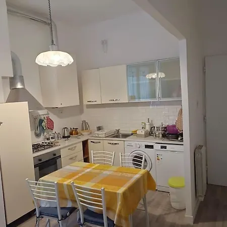 The Vinyl, Close To The Train Station Apartment La Spezia