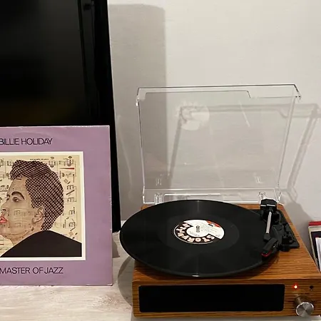 The Vinyl, Close To The Train Station Apartment La Spezia