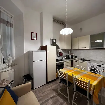 Apartment The Vinyl, Close To The Train Station